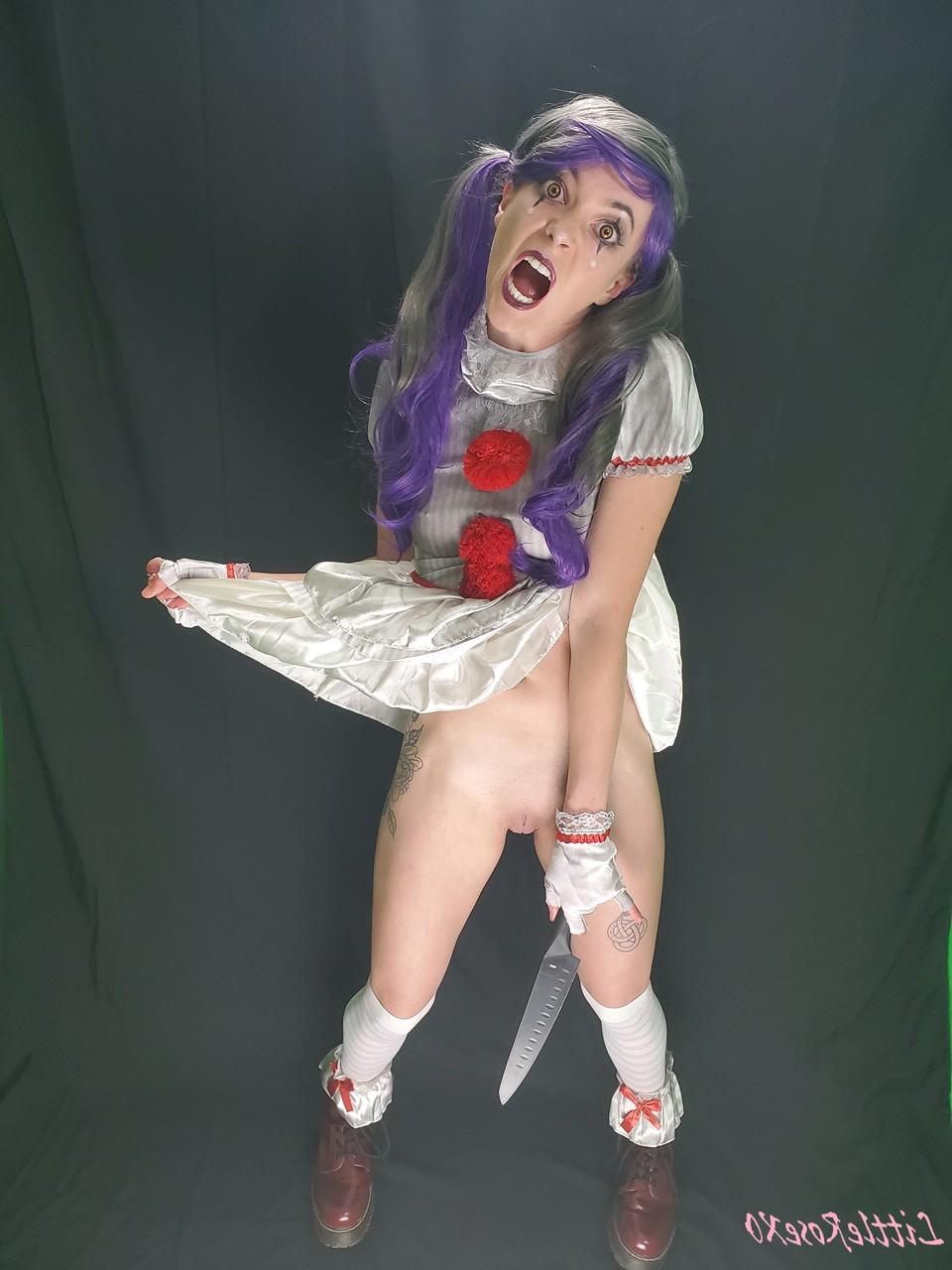 20P Hottie with pigtails Rose poses pantyless in her white cosplay costume