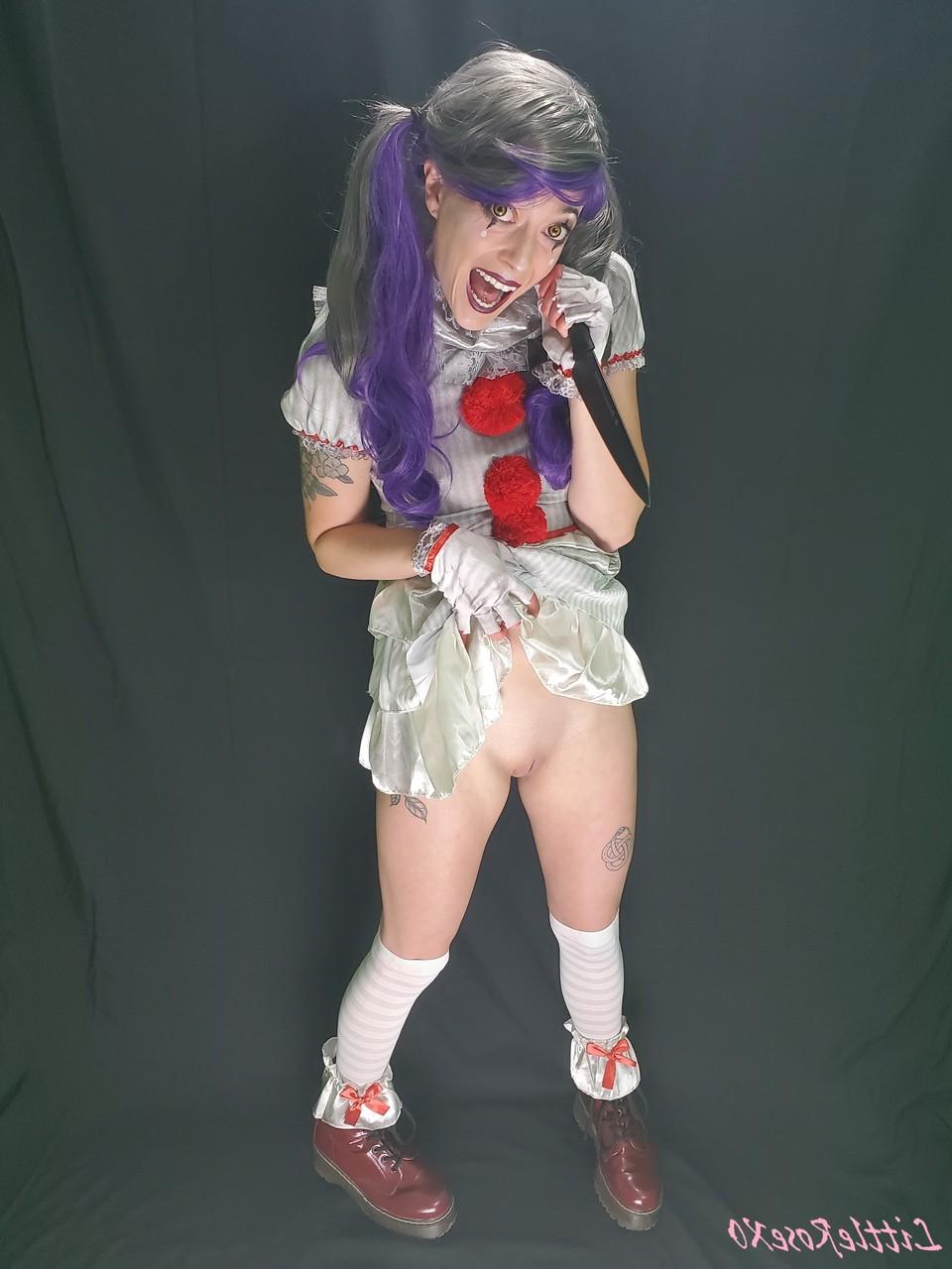 20P Hottie with pigtails Rose poses pantyless in her white cosplay costume
