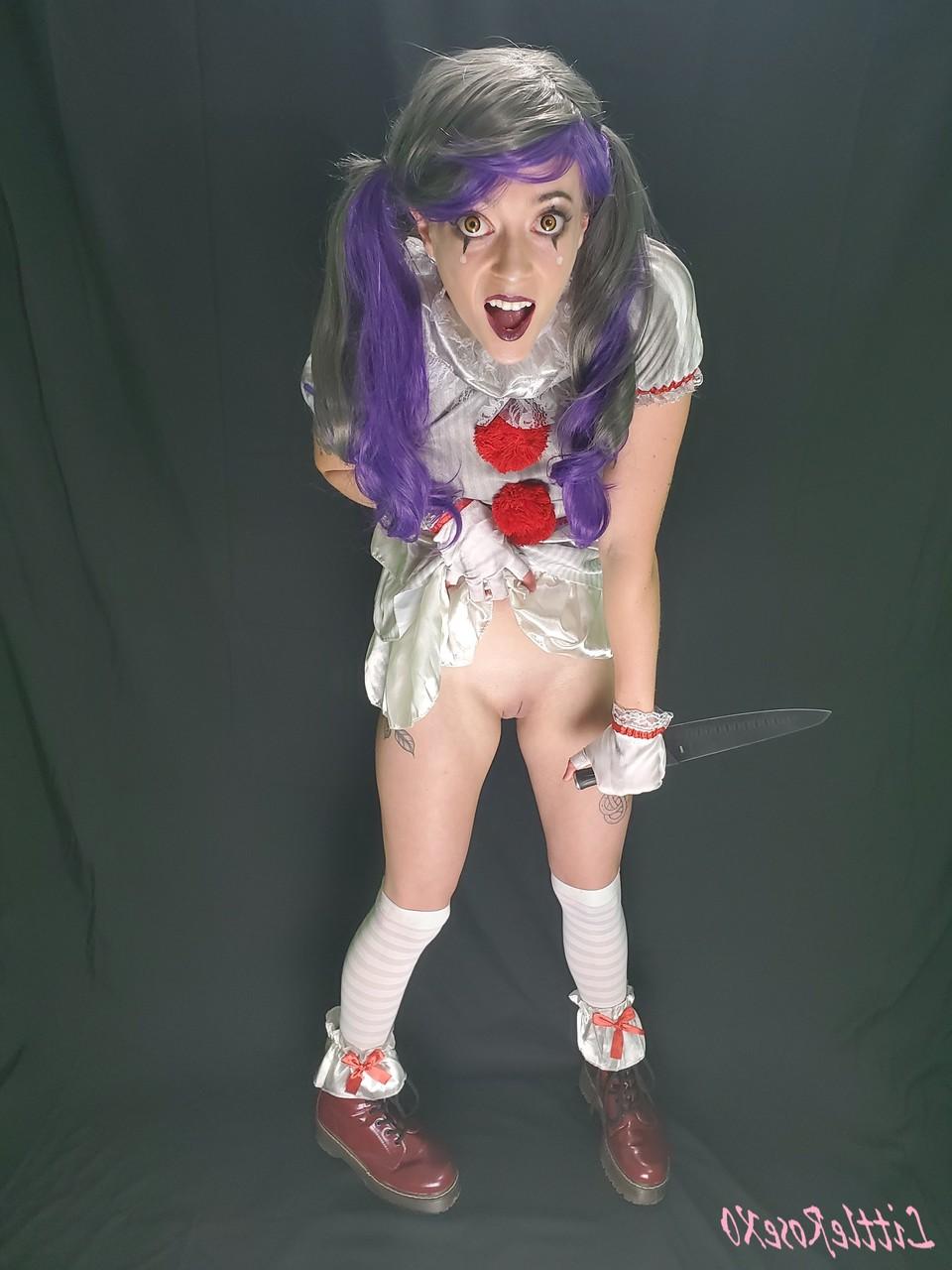20P Hottie with pigtails Rose poses pantyless in her white cosplay costume