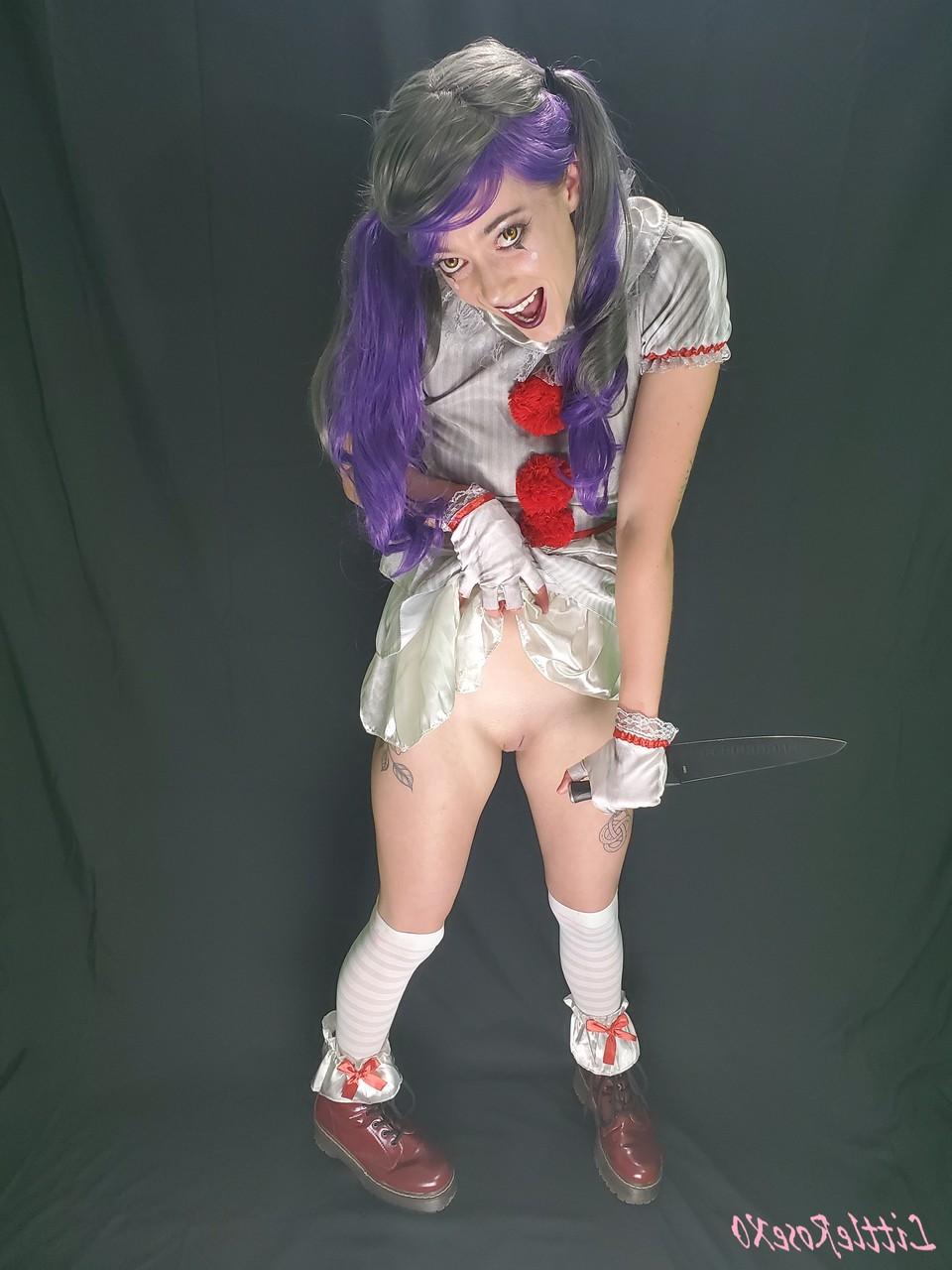 20P Hottie with pigtails Rose poses pantyless in her white cosplay costume