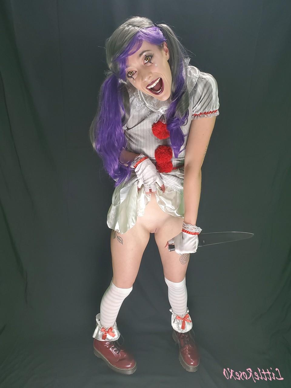 20P Hottie with pigtails Rose poses pantyless in her white cosplay costume