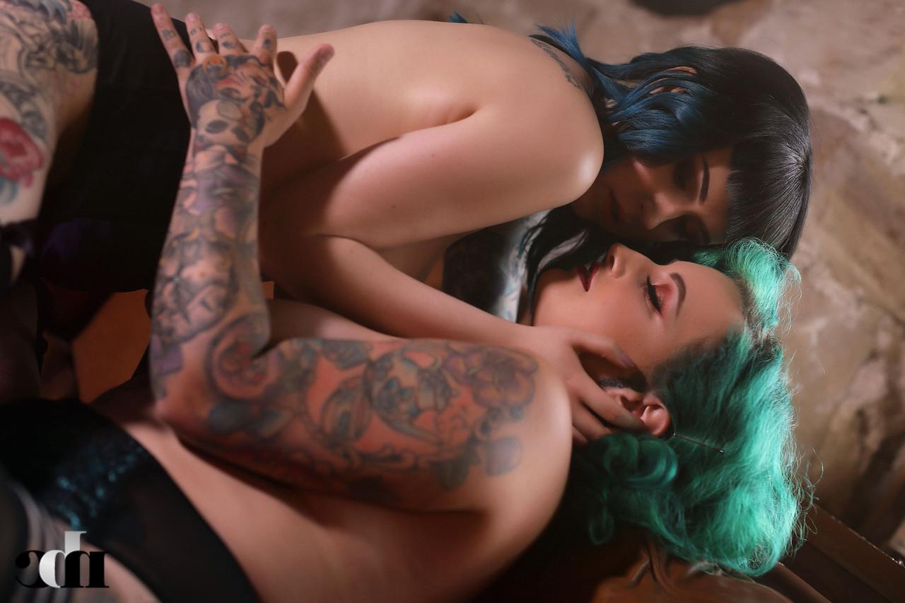 20P Chubby models Galda Lou and Lisha touch each other's big boobs & kiss