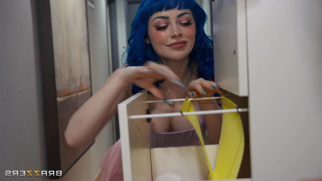 20P La star du porno à gros seins Jewelz Blu se fait défoncer dans un trio IR
