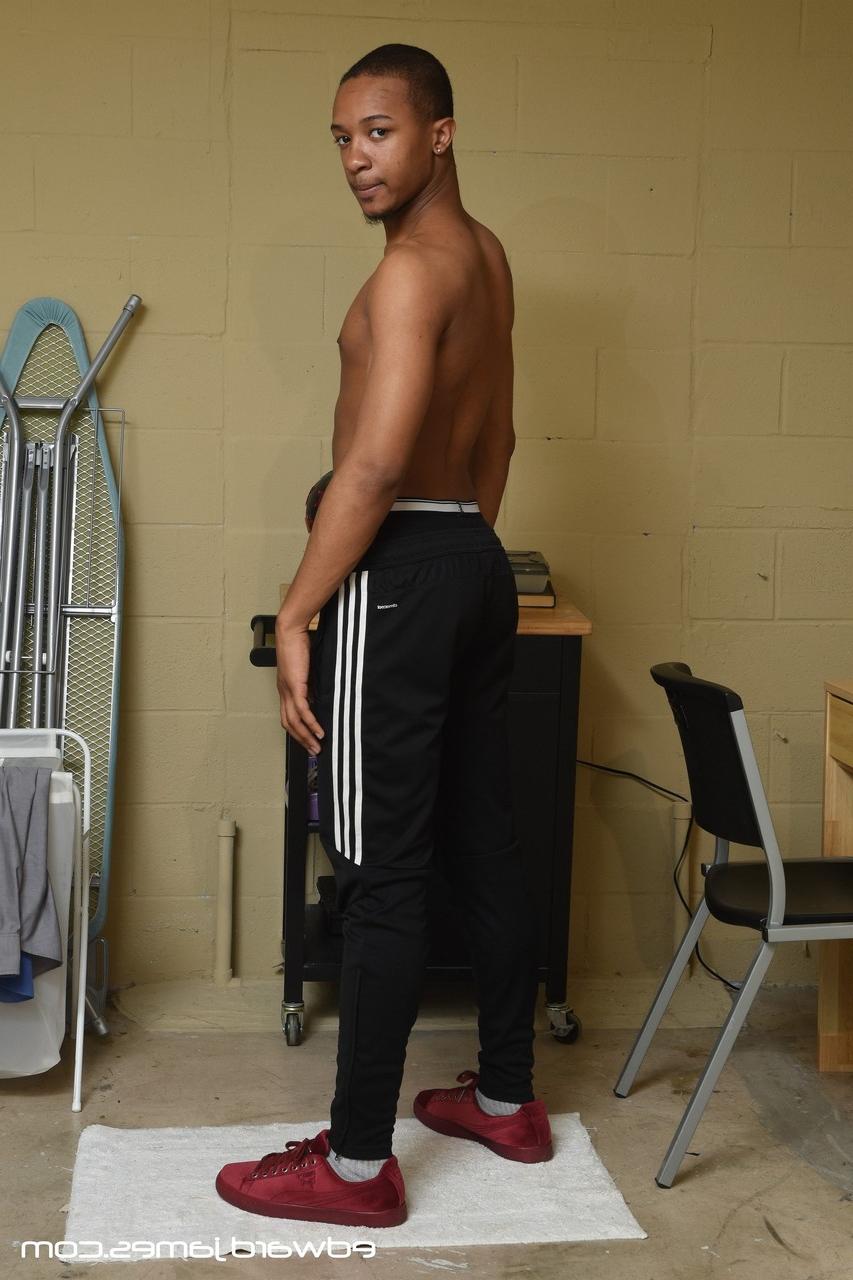 20P Negros excitados Adore e Dreezy Long foda anal em ação hardcore gay quente