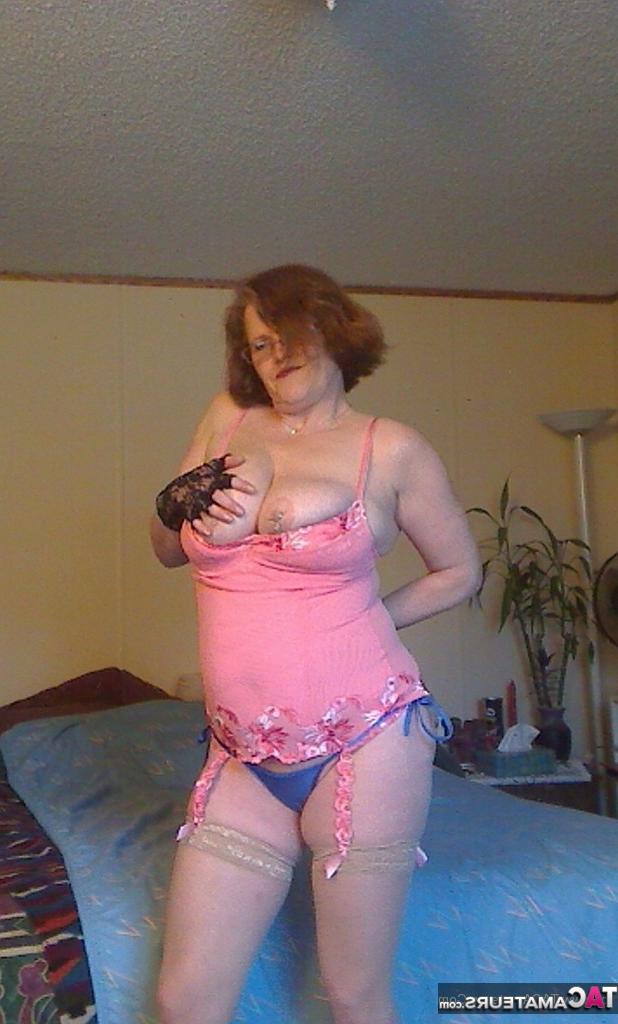20P Redheaded amateur Misha MILF dildos her cunt after unleashing her huge tits