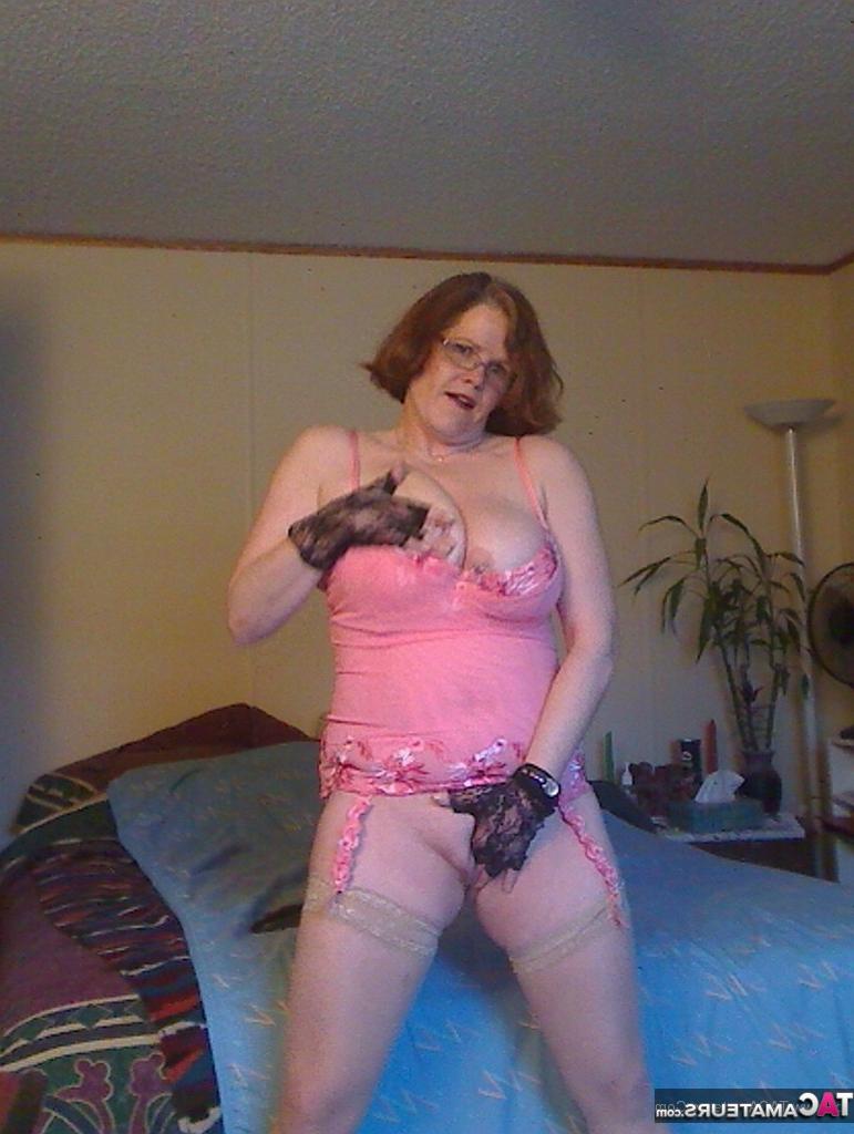 20P Redheaded amateur Misha MILF dildos her cunt after unleashing her huge tits