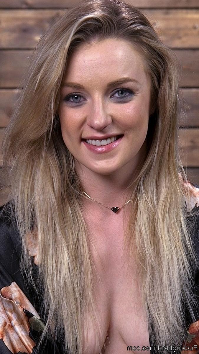 17P A linda escrava Kate Kennedy é fodida por um vibrador de máquina em um solo de escravidão