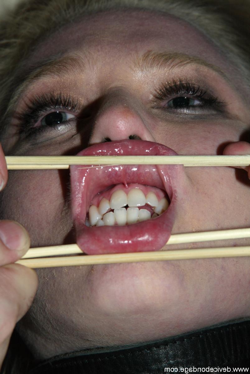20P サブサラ・ジェーン・セイロンは完全なBDSMフェチ装備で完全に無力にレンダリングされます