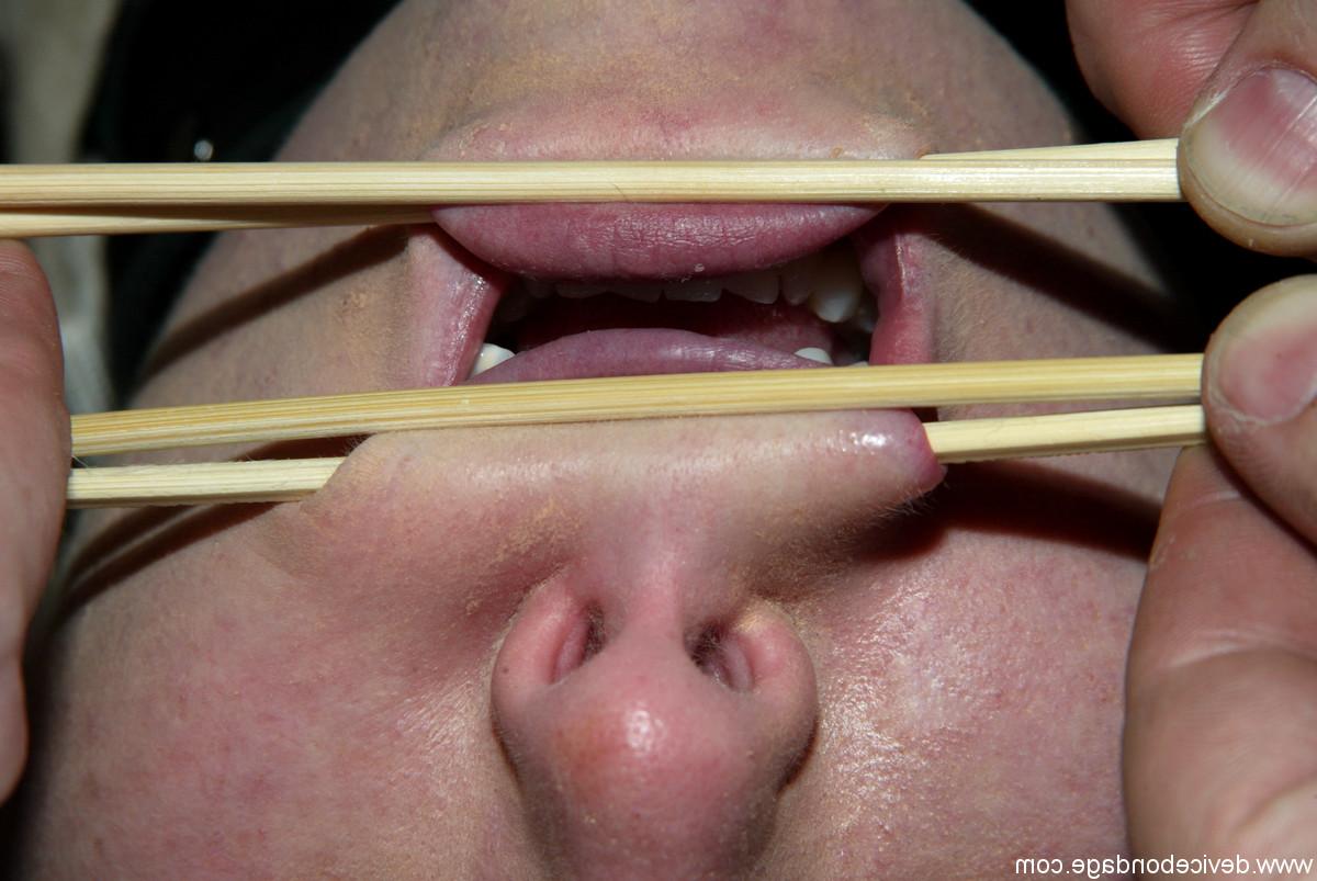 20P サブサラ・ジェーン・セイロンは完全なBDSMフェチ装備で完全に無力にレンダリングされます