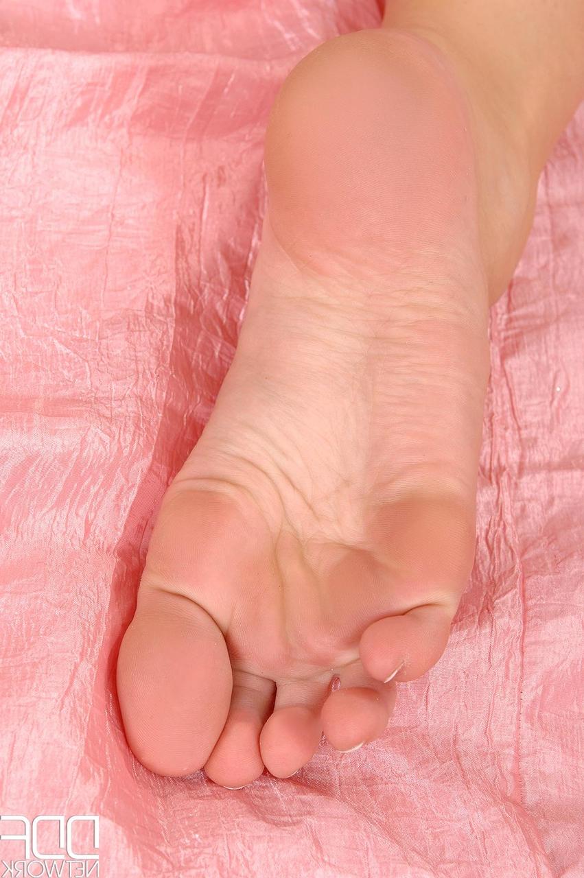 20P Hot Legs And Feet Donna, Stracy