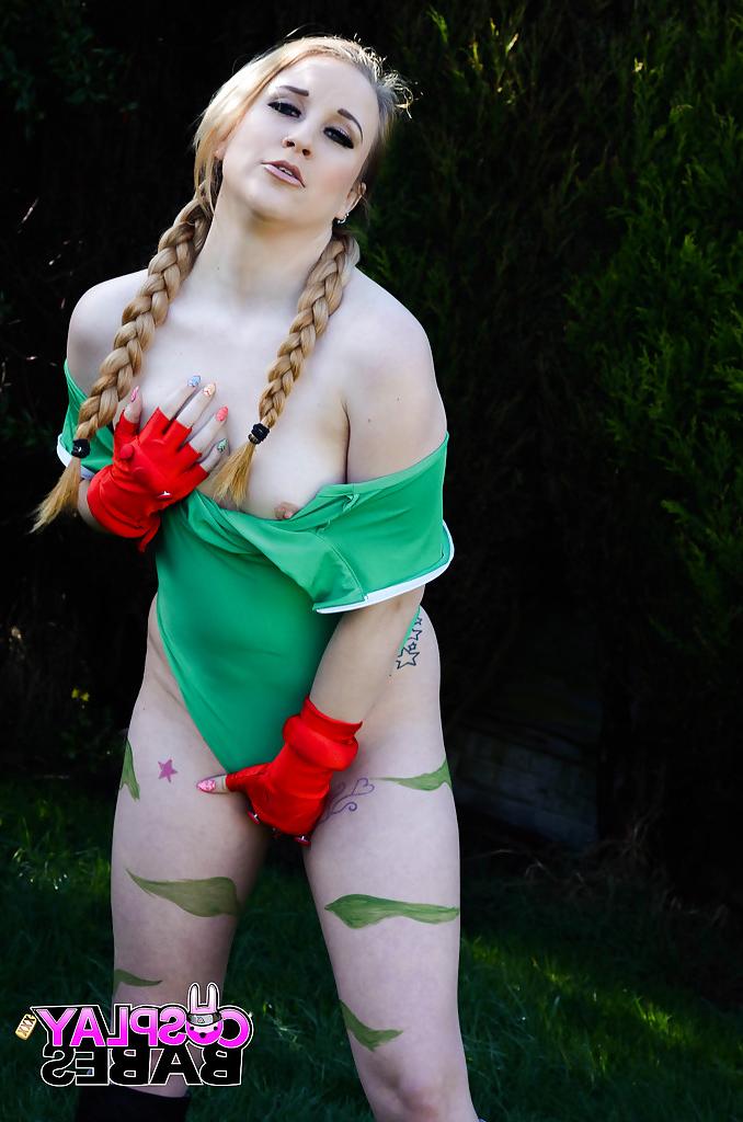 16P Babe Anna Darling has a naughty cosplaying fetish she likes to flaunt