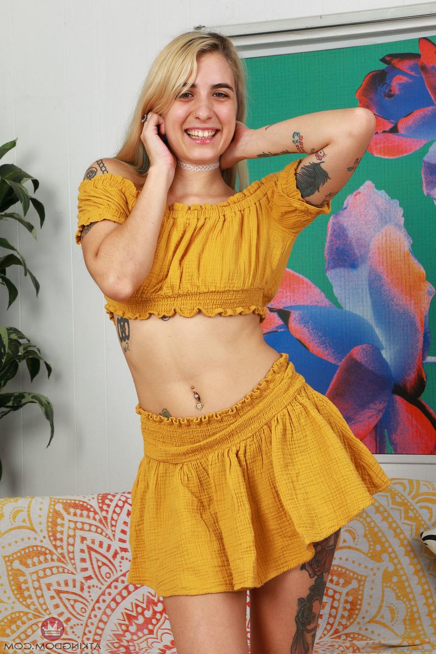 20P Russian hippie Pearl Sage unveiling her hot tattooed body & hairy crotch