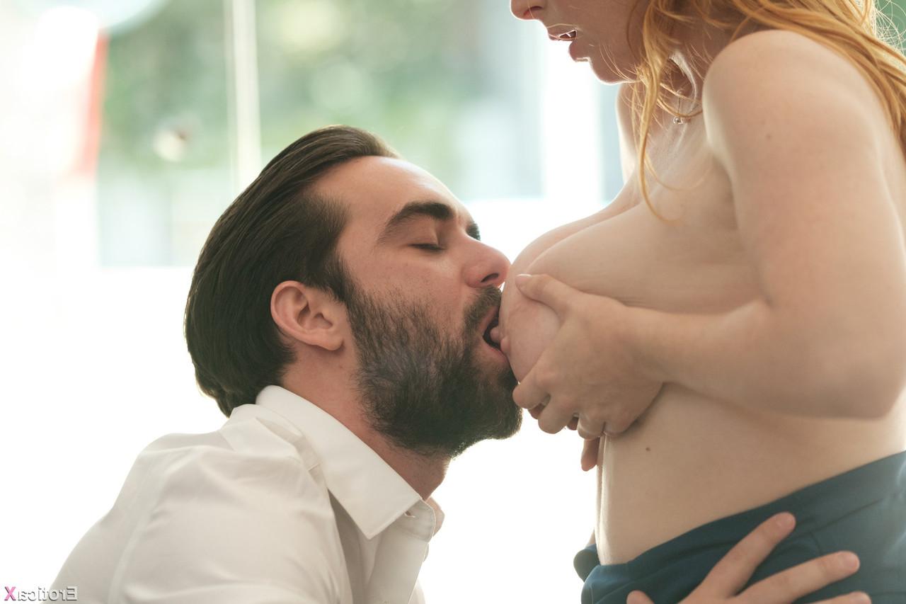 20P Der rothaarige Pornostar Penny Pax verführt und vögelt ihren Psychologen