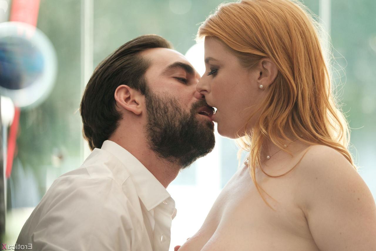 20P Der rothaarige Pornostar Penny Pax verführt und vögelt ihren Psychologen