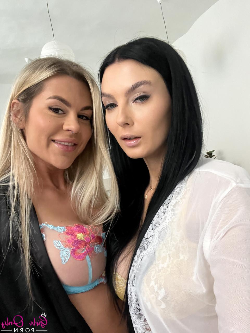 20P NF Tetona Simon Kitty, Zlata Shine