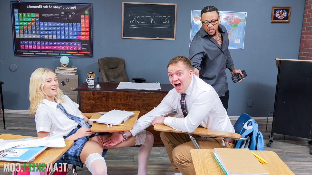 20P A estudante safada Skyler Storm gosta de sexo selvagem e hardcore com seu namorado na aula