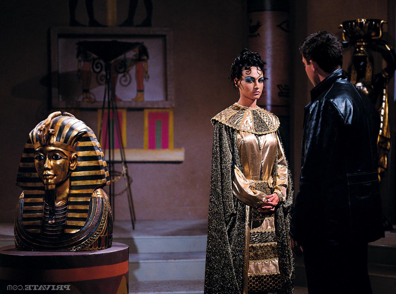 13P Sexy brunette plays the part of Cleopatra being double fucked inside a palace
