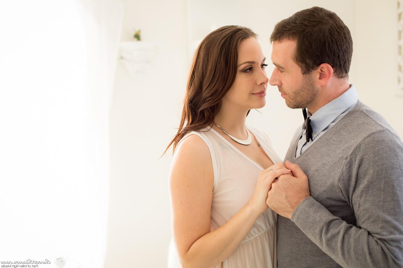 19P Die sexy Ehefrau mit den großen Titten Chanel Preston reitet den steifen Ständer ihres Liebhabers