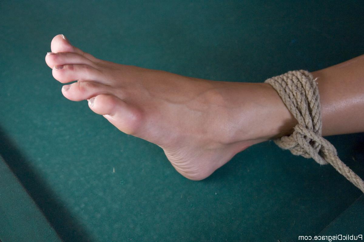 20P Brunette Lea Lexis gets a fisting & a hard pounding in bondage on a pool table