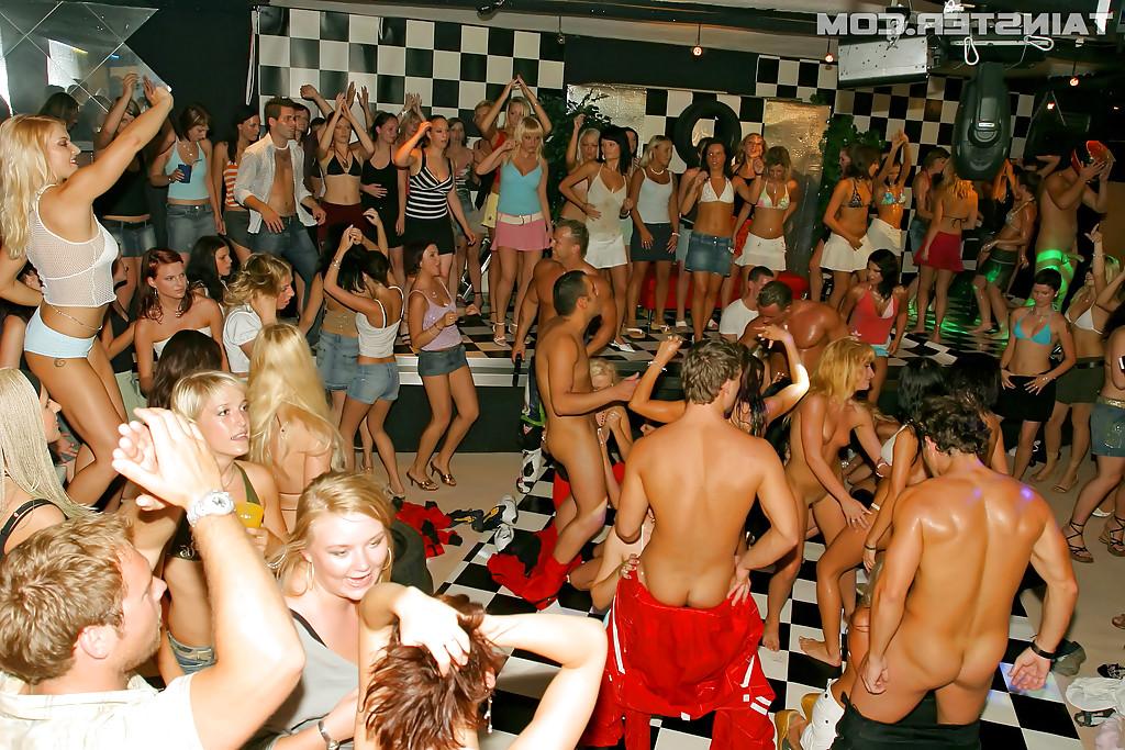 16P Cock hungry chicks show off their blowjob and riding skills at a sex party
