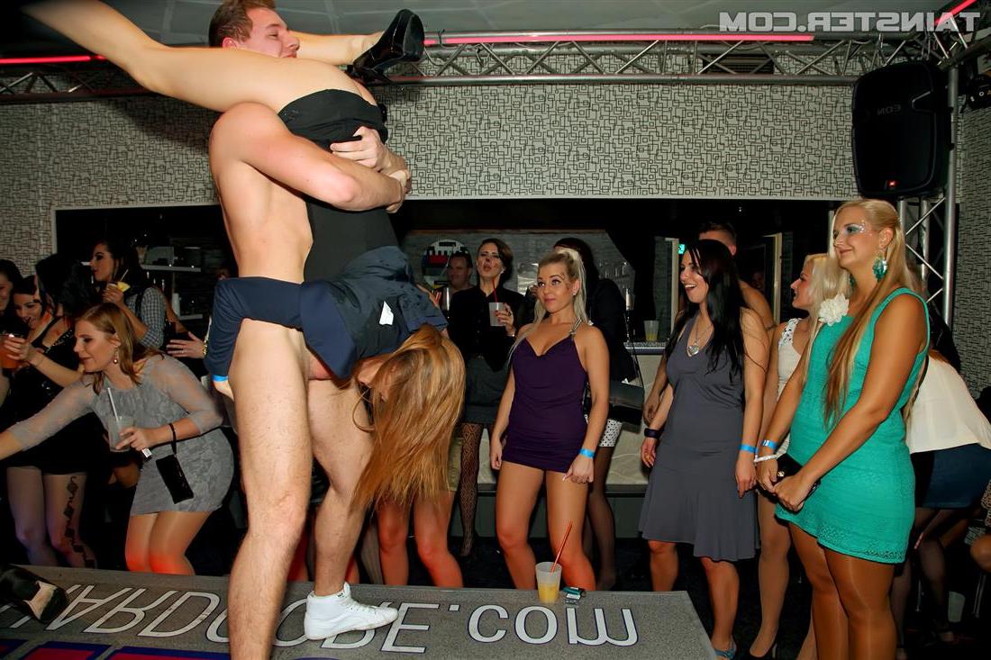 12P Party going chicks get up on stage and have sex with the male strippers