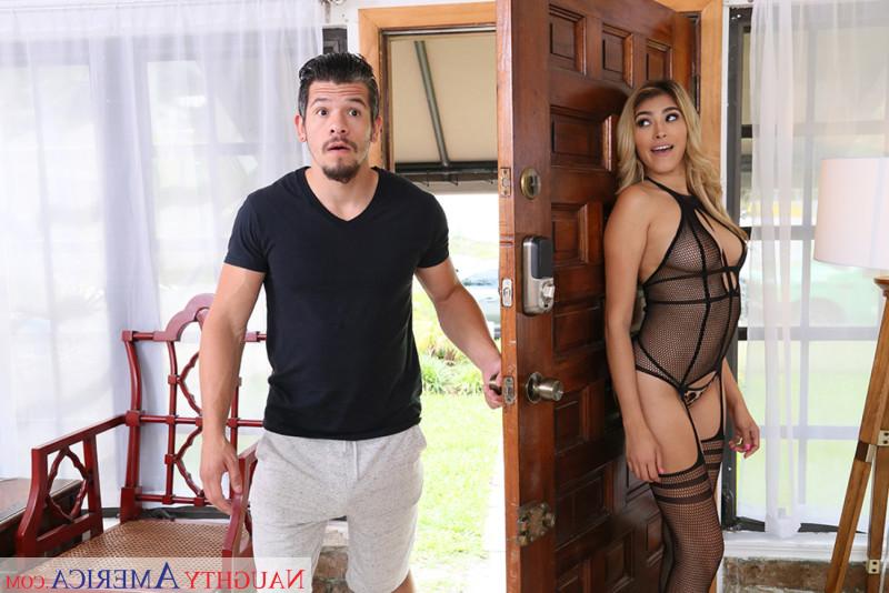 12P Naughty America Stephanie West, lingerie com meias de bebê