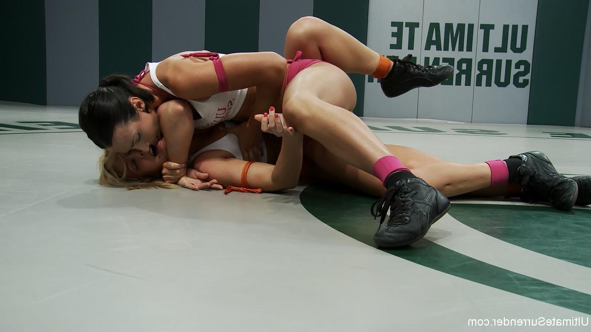 20P Lesbian wrestlers Wenona & Mellanie Monroe strip each other during the fight