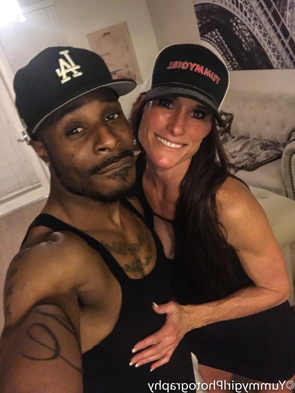 20P Tall MILF Sofie Marie takes a photo of herself blowing a big black dick