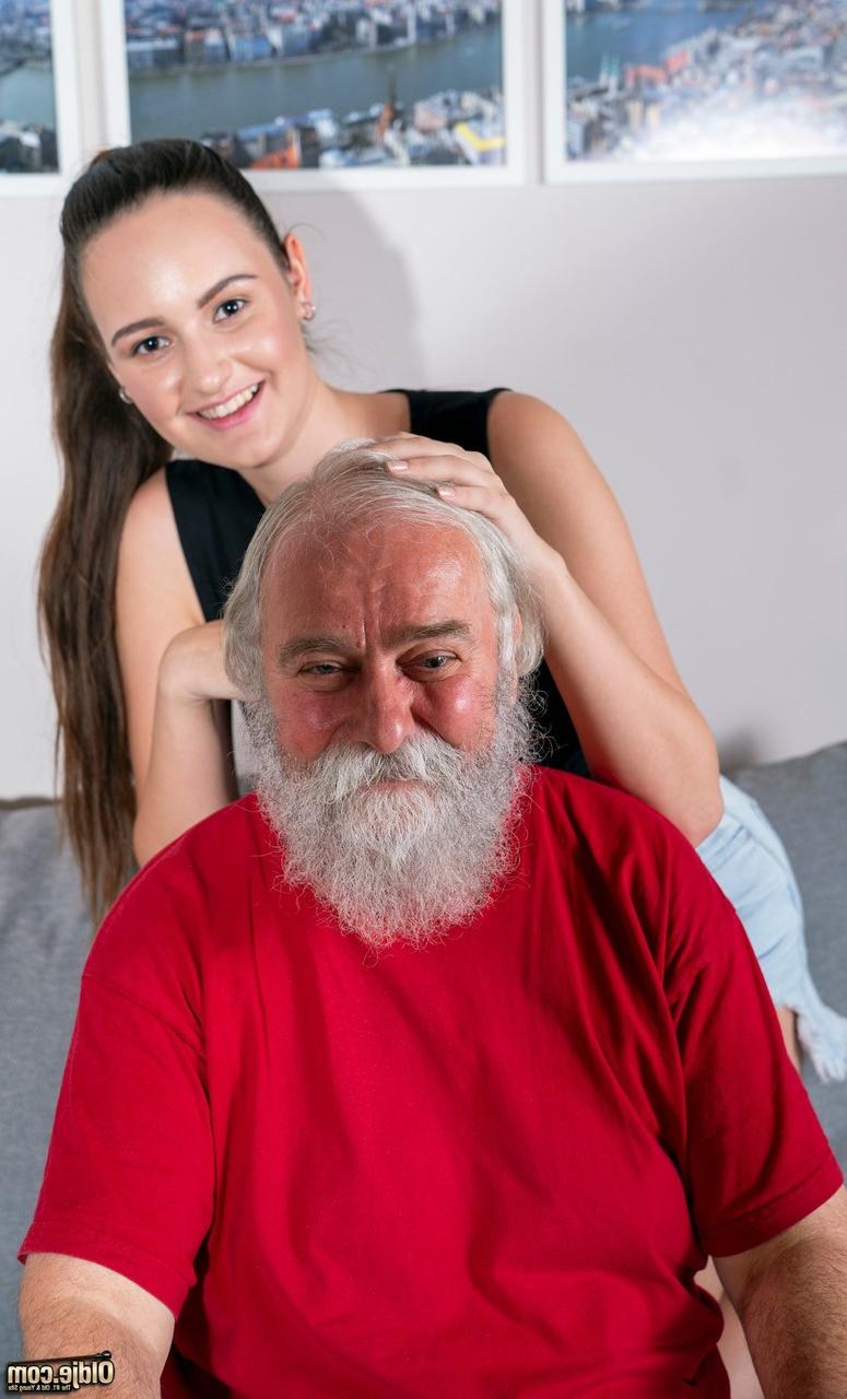 20P Teen Samantha Sparkle brushes an old man's white hair & fucks his dick