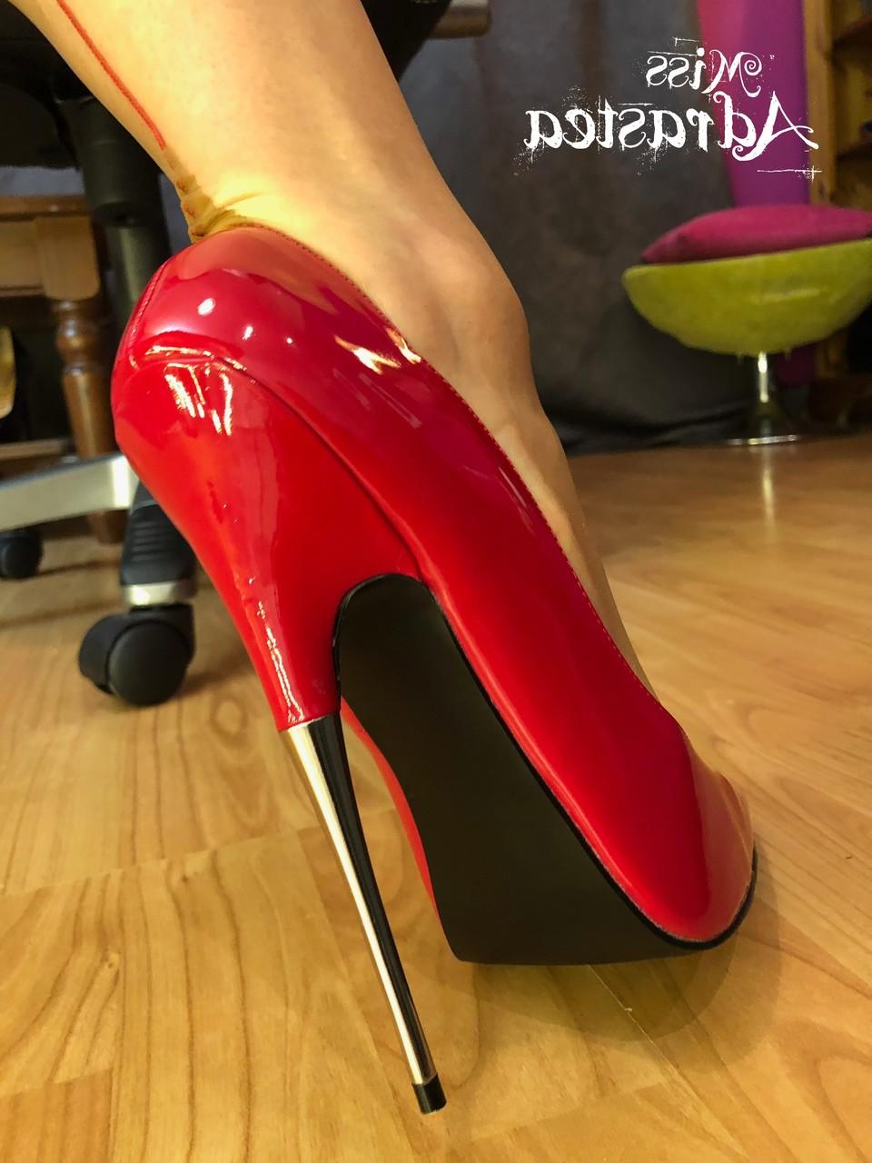 15P Glamorous Miss Adrastea posing in her hot nylon stockings & high heels