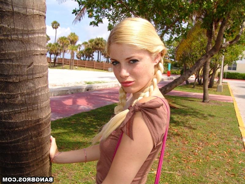 9P Rede Bangbros Charlotte Stokely, Paul