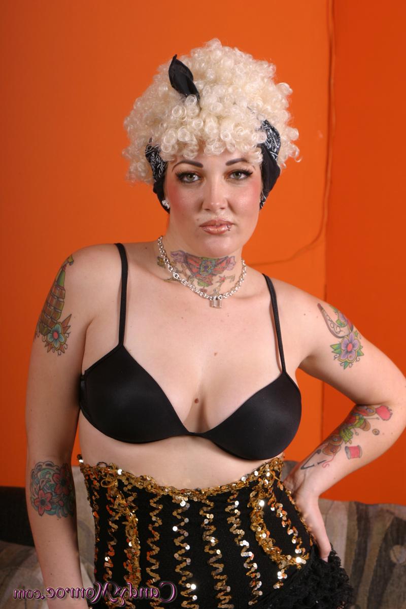 17P Mulher curvilínea Candy Monroe é pega sendo fodida por uma BBC