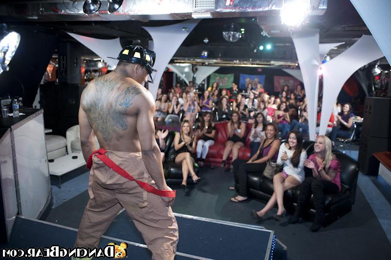 14P Party going chicks get up on stage and suck off male strippers