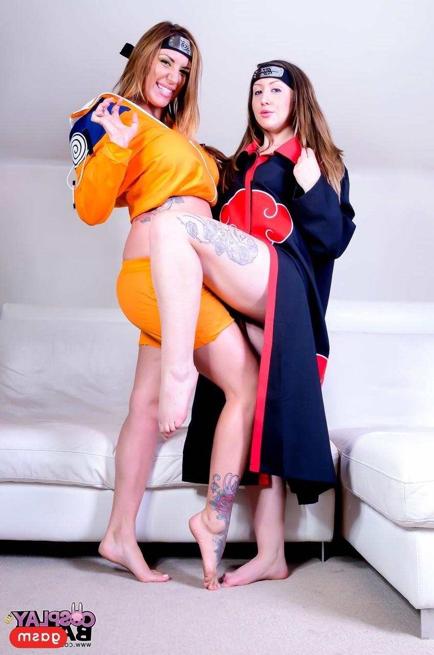 15P Sexy Yuffie Yulan e Elouise Por favor posem nas fantasias de Naruto e Itachi