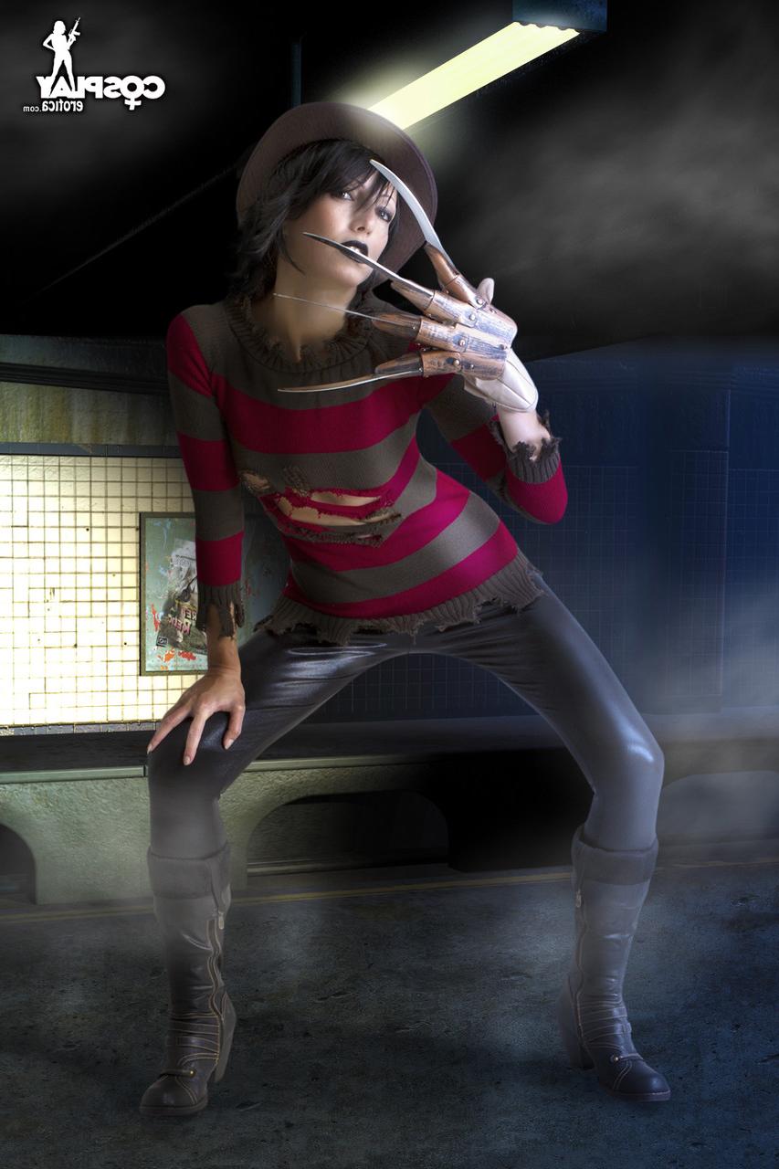 12P Cosplay enthusiast exposes her breasts and tight slit during solo action