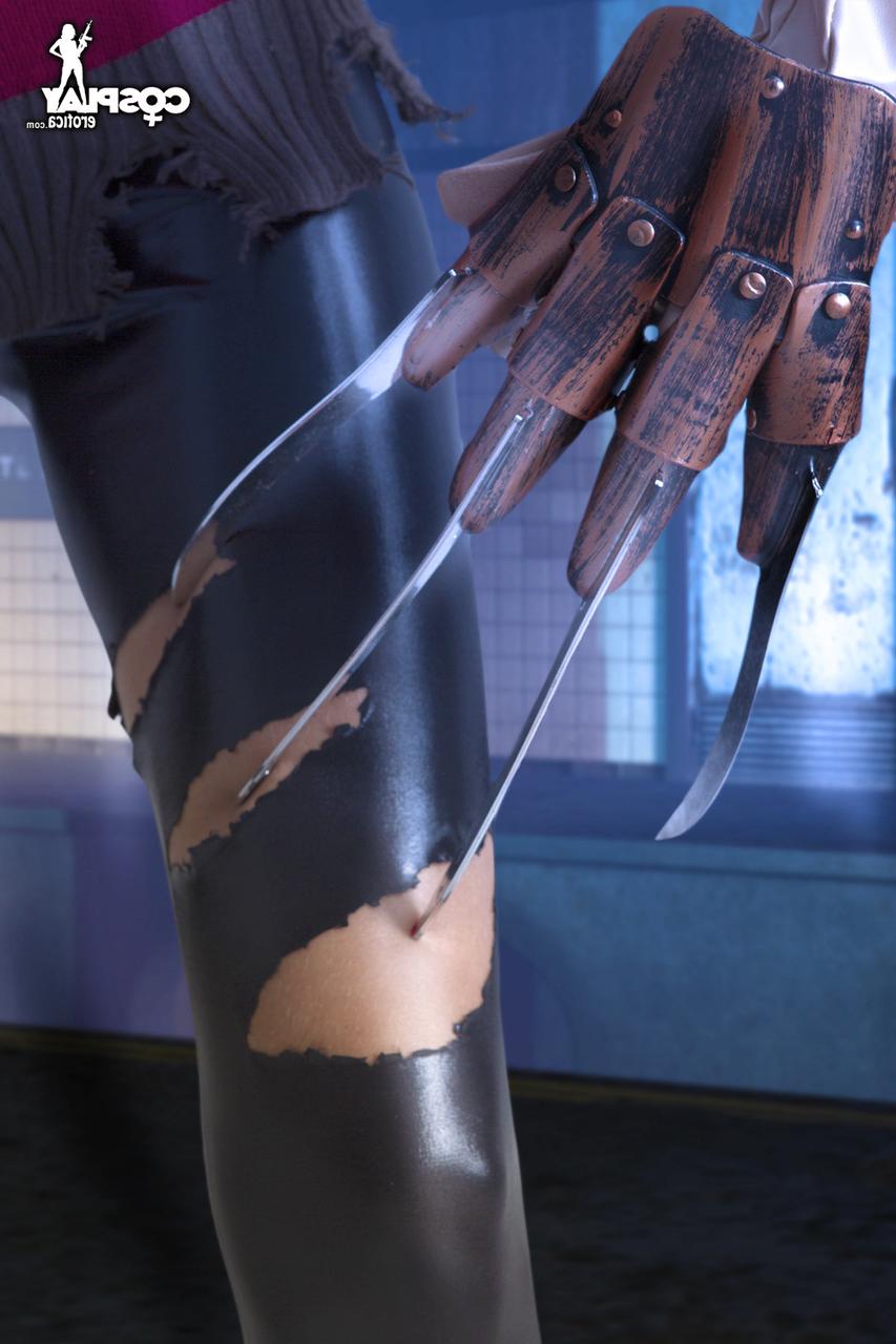 12P Cosplay enthusiast exposes her breasts and tight slit during solo action