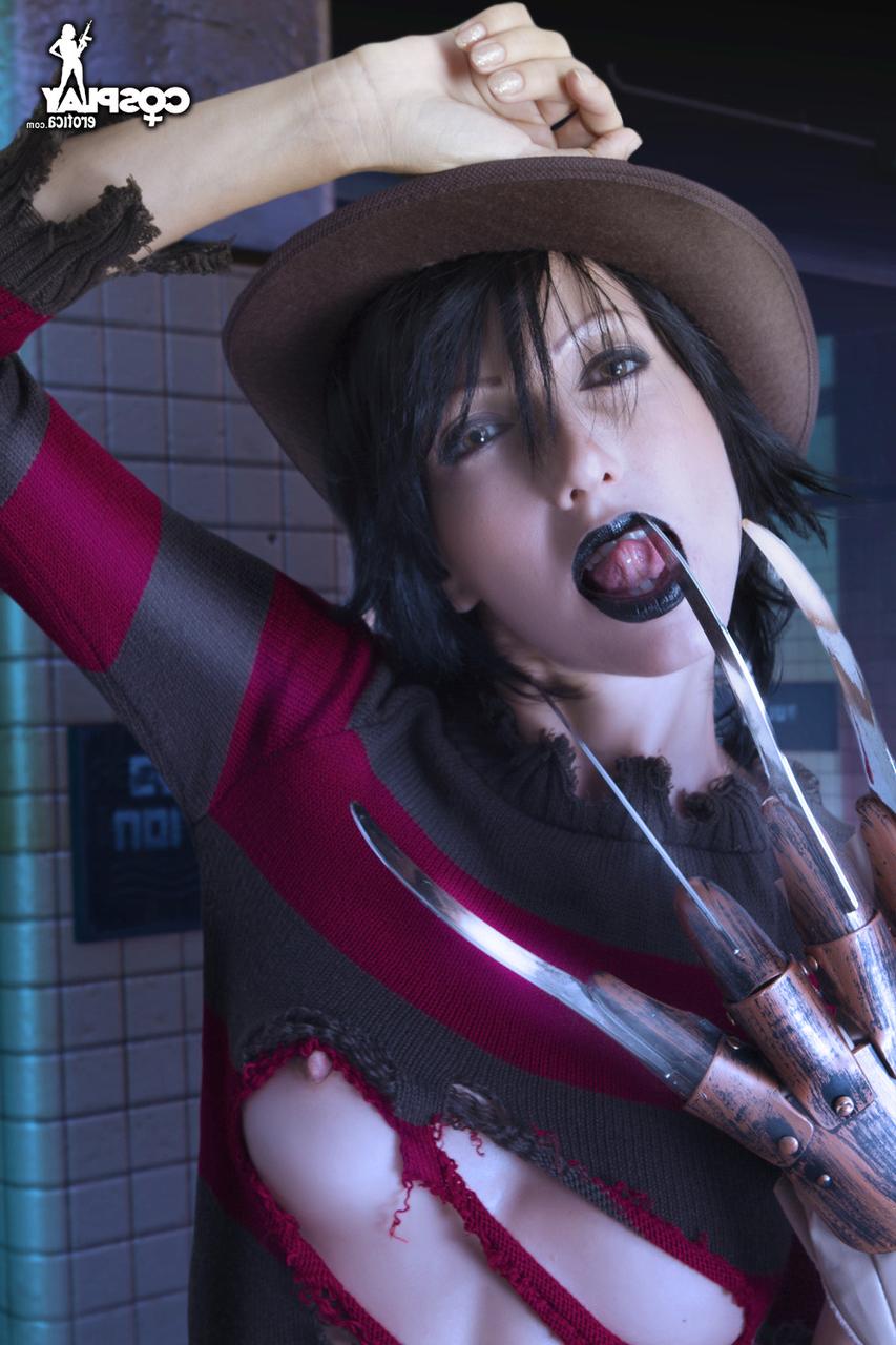 12P Cosplay enthusiast exposes her breasts and tight slit during solo action