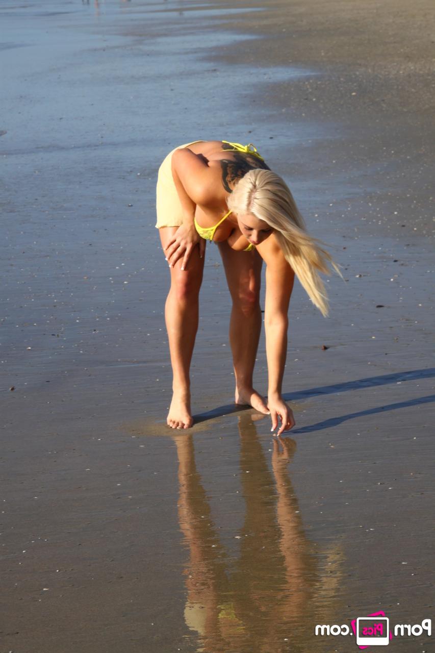 20P Stacked blonde Dayna Vendetta enjoys a big dick in multiple positions