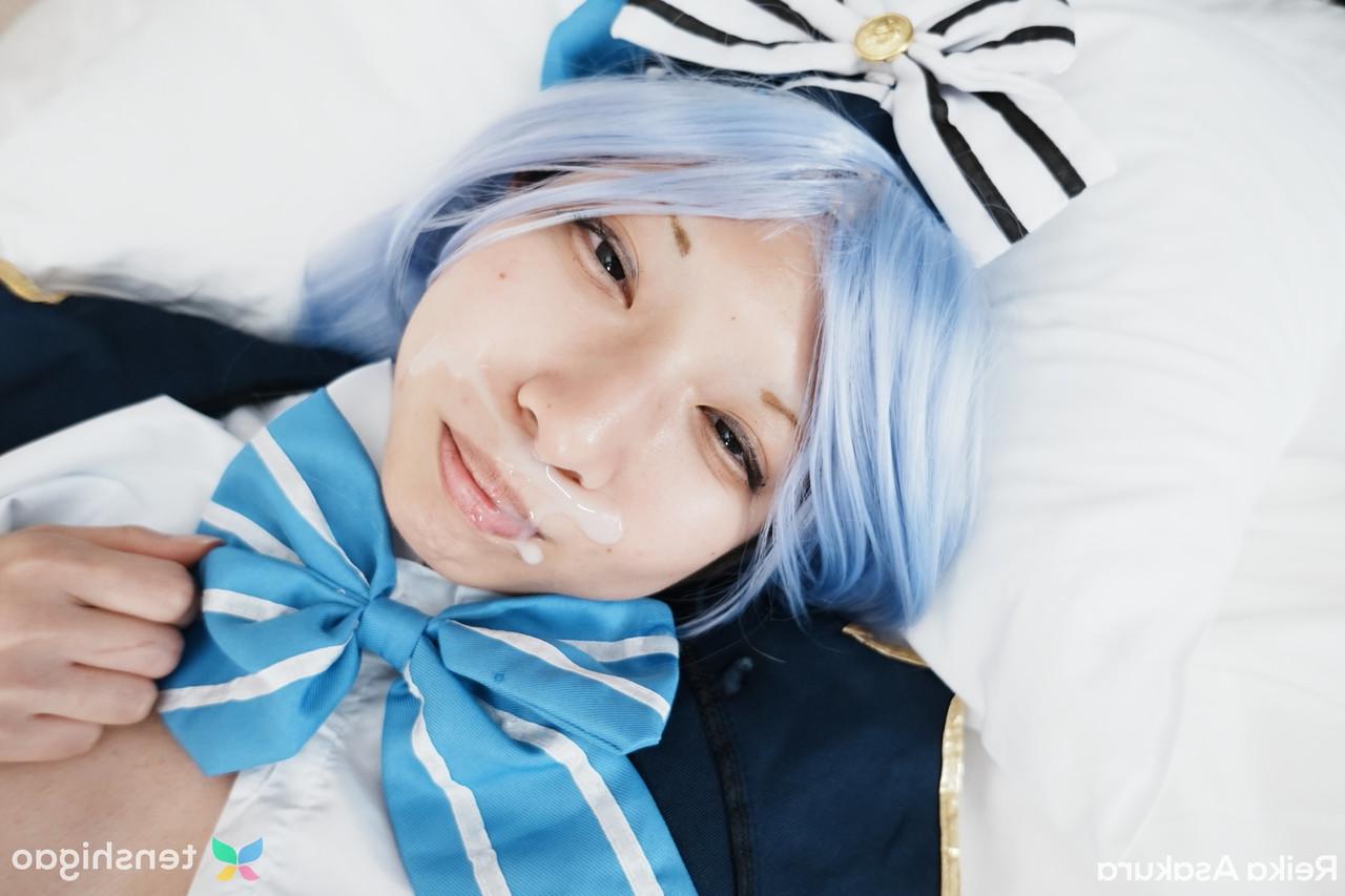 20P A adolescente japonesa Reika Asakura leva uma gozada facial depois de sexo hardcore
