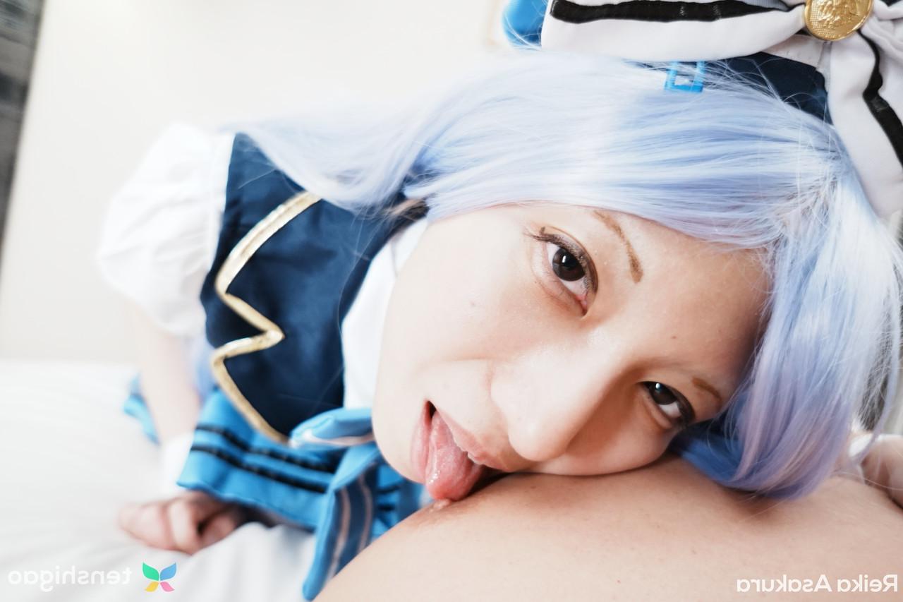 20P A adolescente japonesa Reika Asakura leva uma gozada facial depois de sexo hardcore