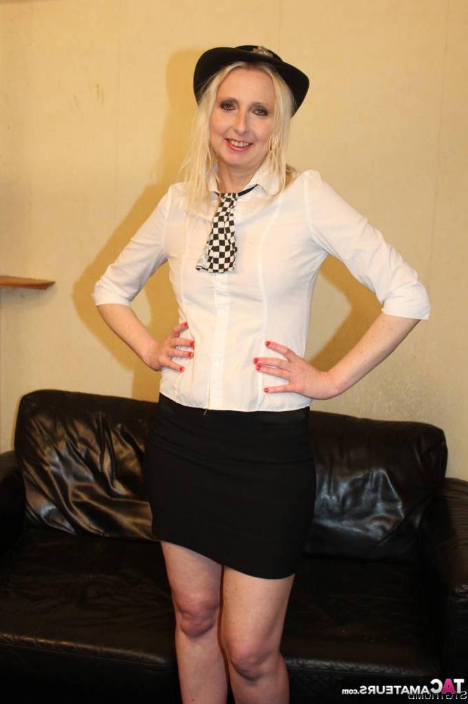 20P Blonde policewoman Tracey Lain partakes in hardcore POV sex after work