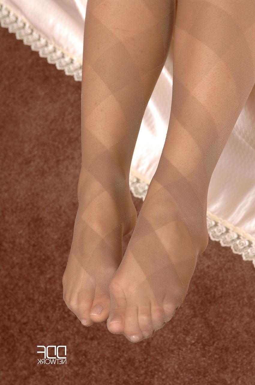 20P Hot Legs And Feet Eve Angel