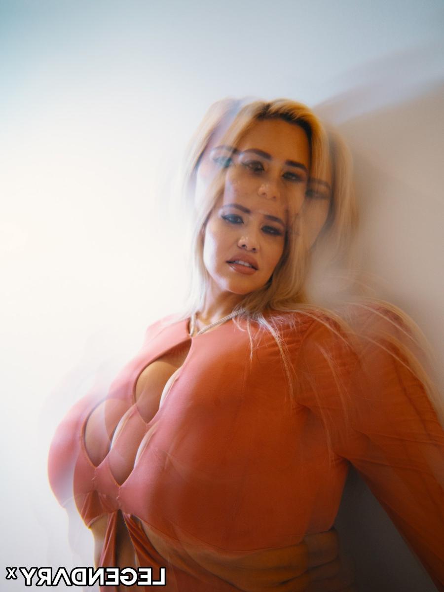 15P Legendäre X Caitlin Bell