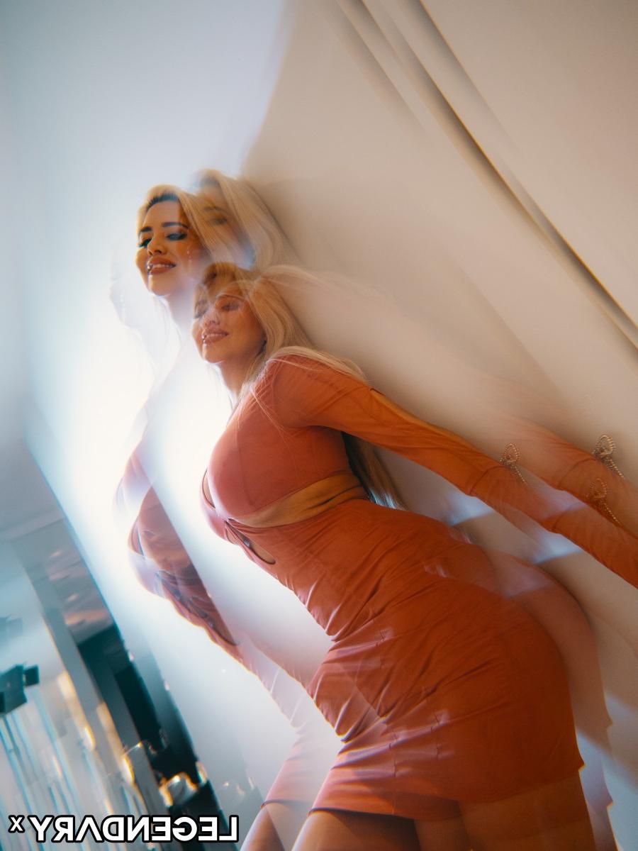15P Legendäre X Caitlin Bell