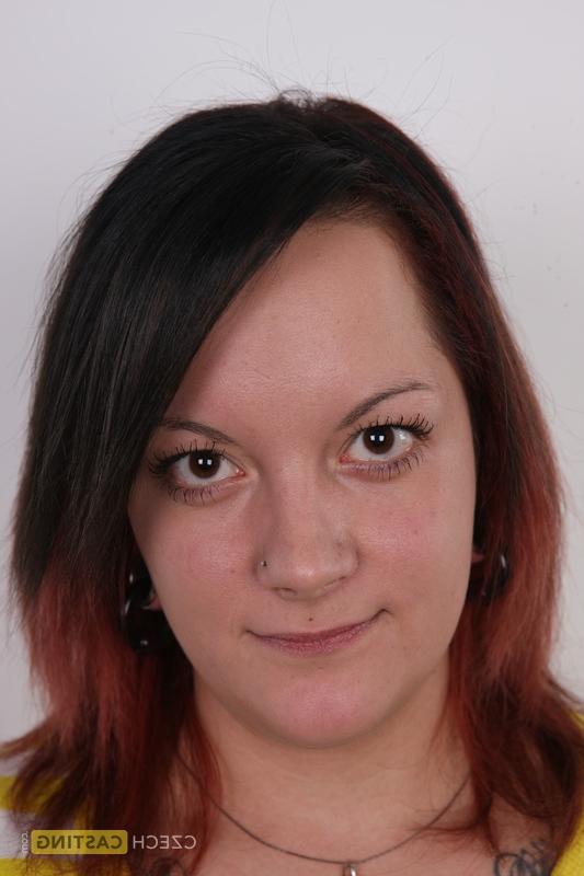 20P Tattooed amateur Vendula sets her chubby body free of clothing