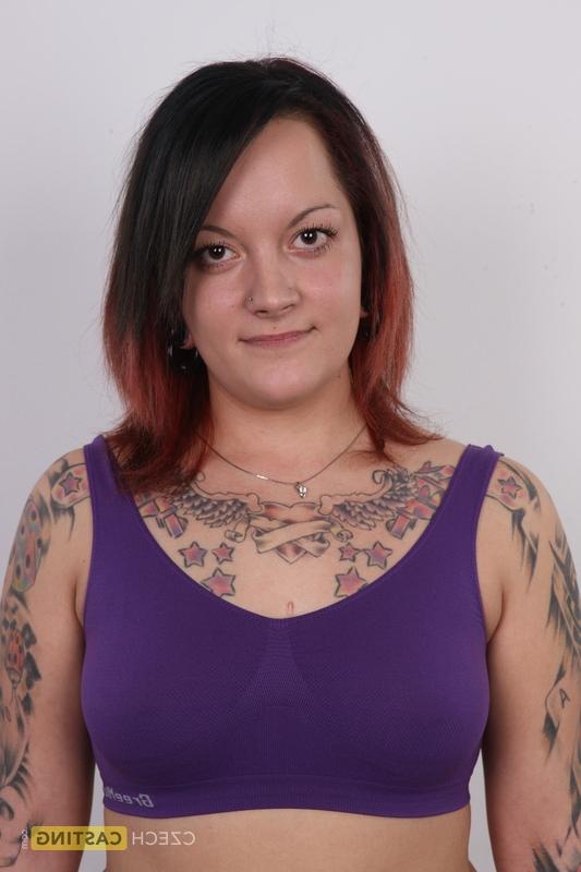 20P Tattooed amateur Vendula sets her chubby body free of clothing