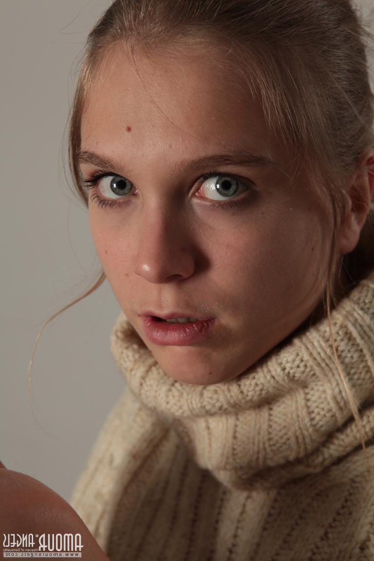 20P Young first timer Nora doffs a sweater and jeans to stand naked