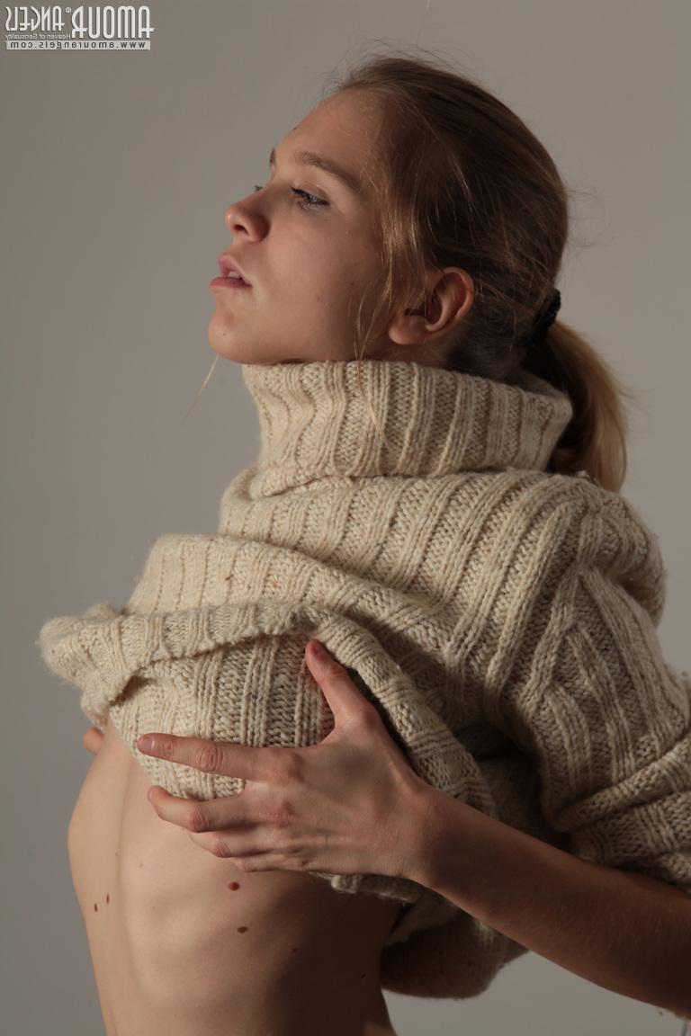20P Young first timer Nora doffs a sweater and jeans to stand naked