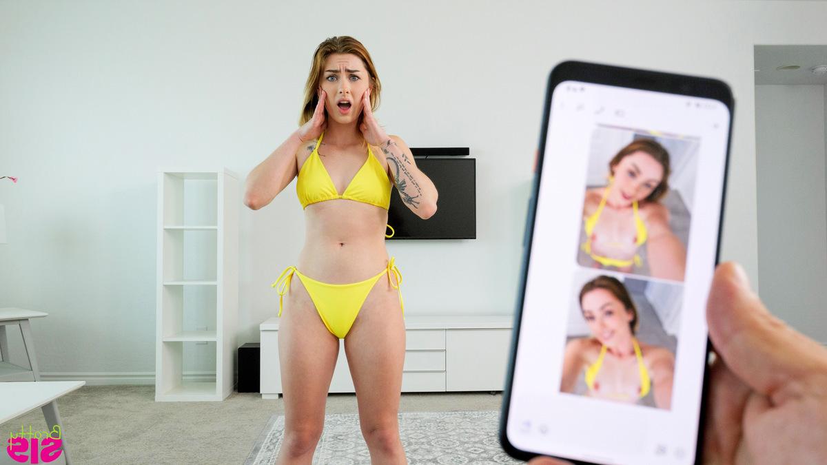16P Ruby Redbottom pose en bikini jaune avant de se livrer au sexe en POV.