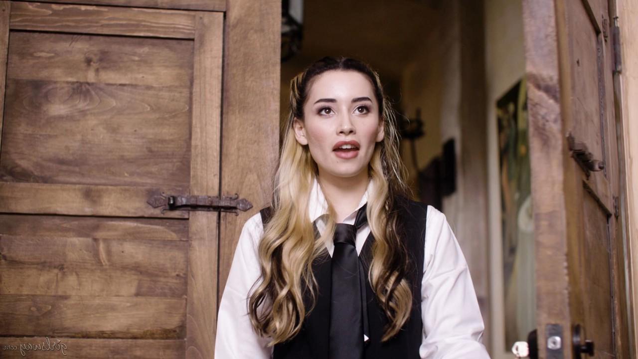 20P As belezas adolescentes Aria Lee e Alexia Anders dão prazer oral uma à outra